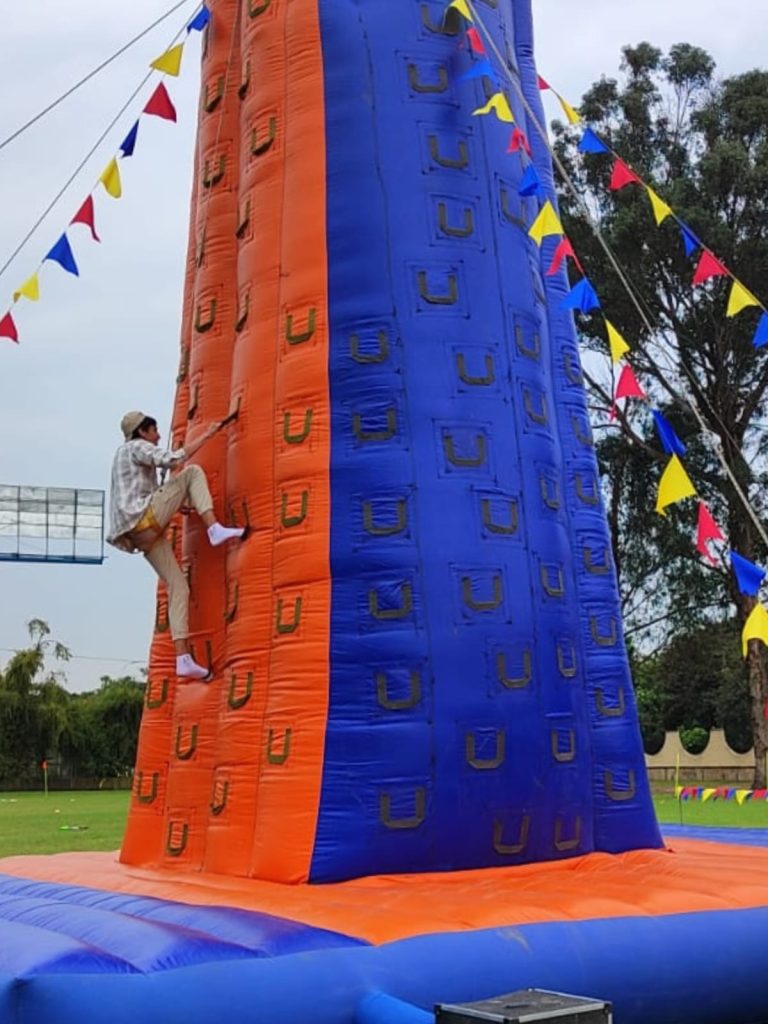Muro de escalar inflable